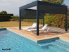 pergola bioclimatique autoportée 4 pieds en aluminium avec stores sombres de la marque Serge Ferrari